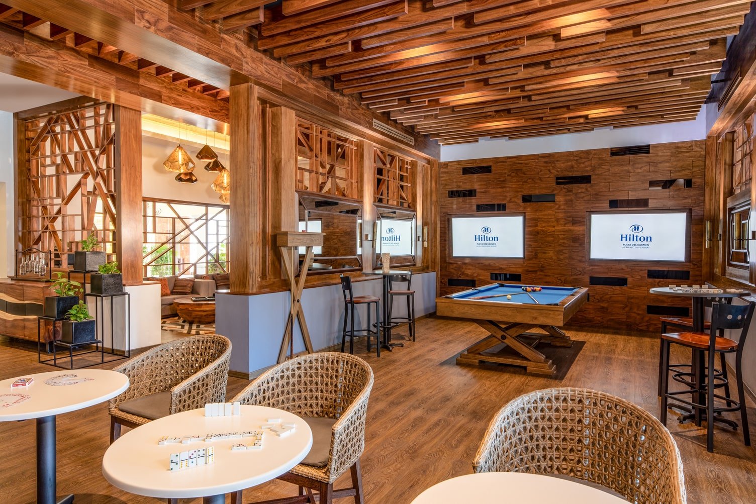 24 Lounge
